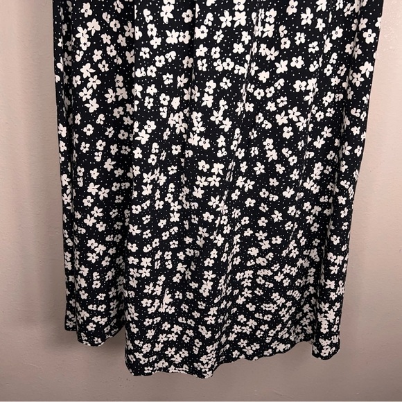 Small H&M Black White Floral Print Peasant Dress Smocked Waist Accent - Picture 6 of 13